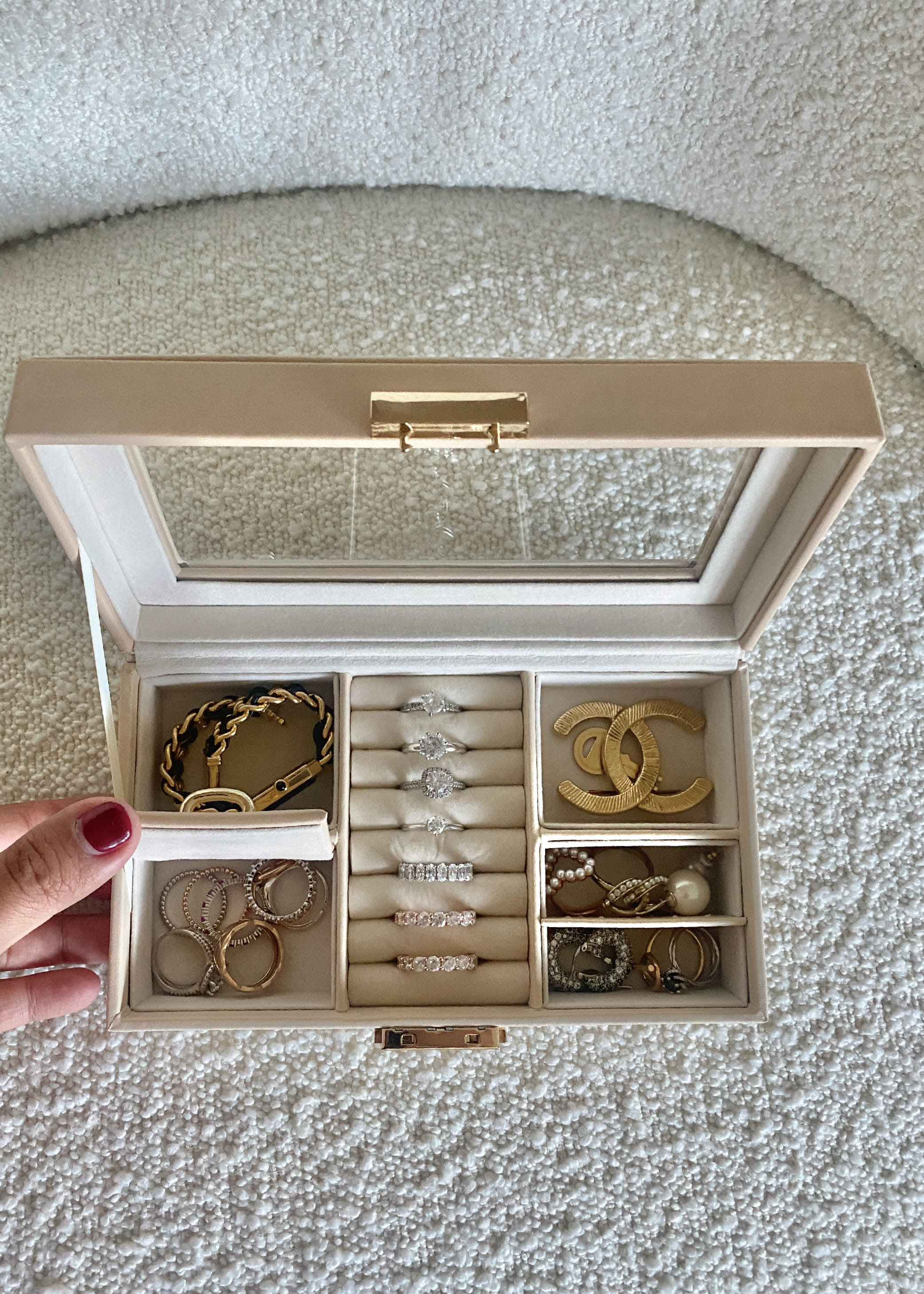 Jewelry storage box [ elegant beige ]